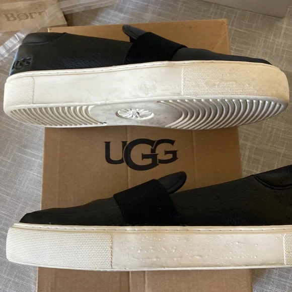 UGG size 9 Leather Slip Ons - Picture 3 of 9
